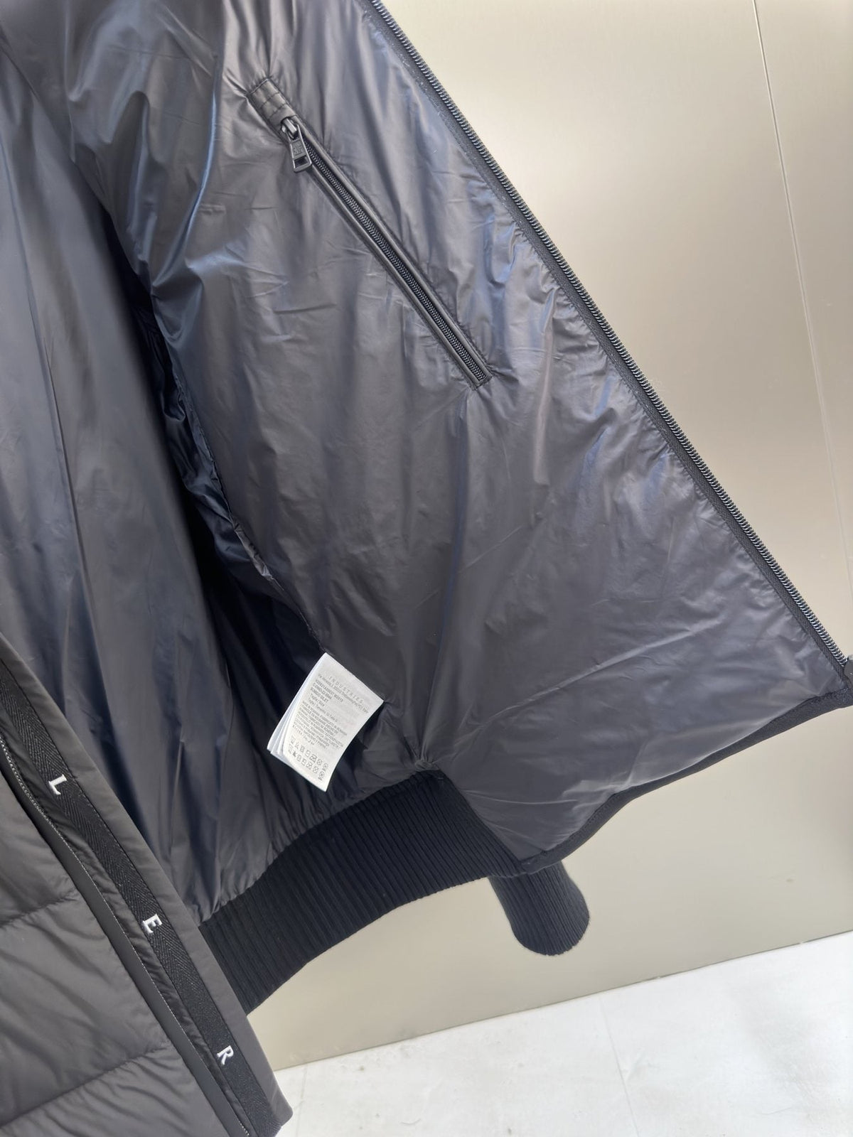 Moncler Hooded Hybrid Puffer Jacket — detail